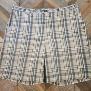 Columbia Sportswear Company Shorts Men's Size 40 Khaki Blue Plaid‎ Golf Casual